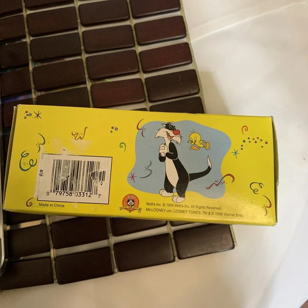 1999 Motts Advertising Item Mil-looney-um Camera For‎ Kids NIB Complete